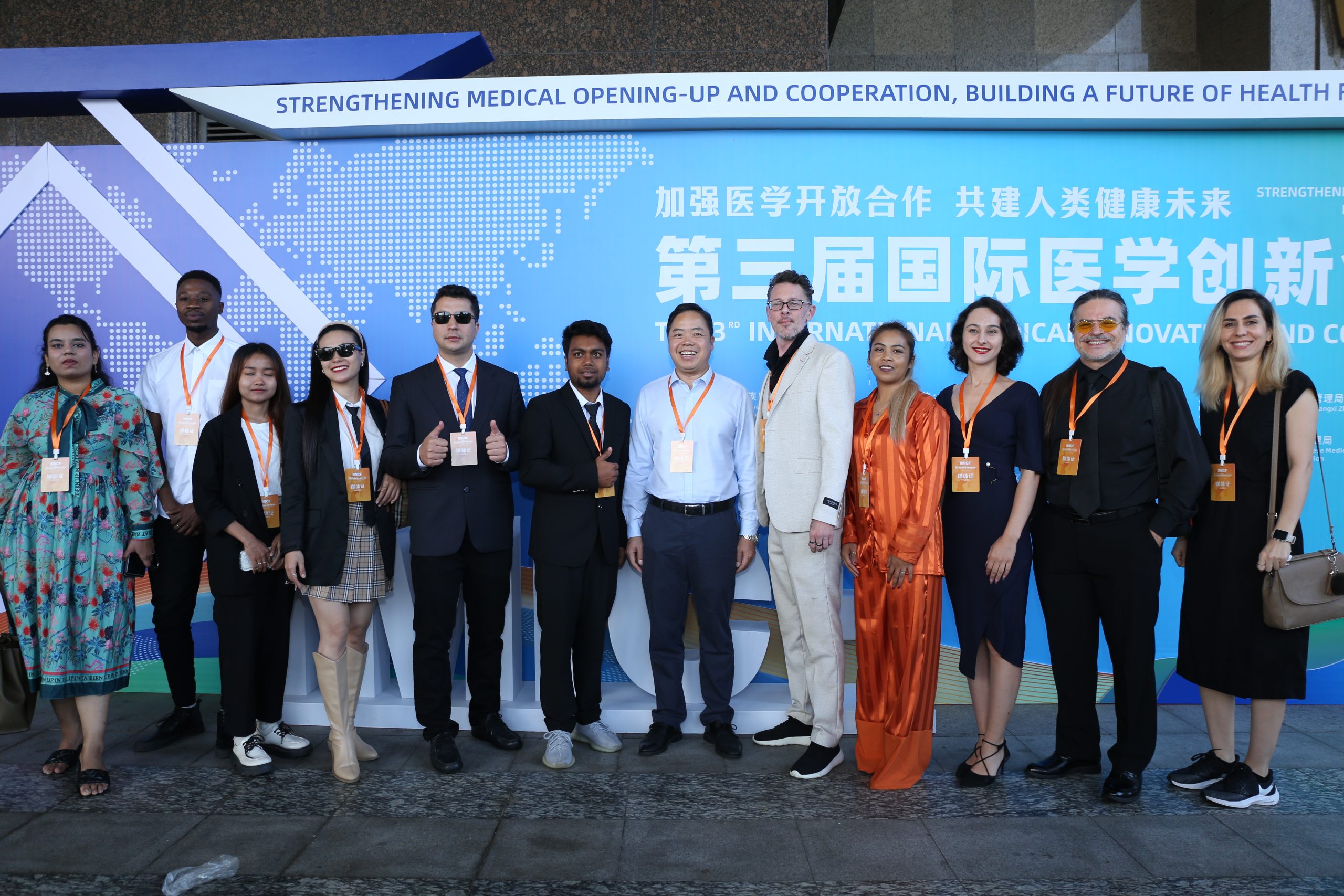 探寻海上新丝路 感受魅力防城港——中外媒体大V解码中国 走进防城港市30周年活动成功举办