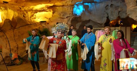 Guangxi stuns global storytellers via timeless charms, ethnic vigor